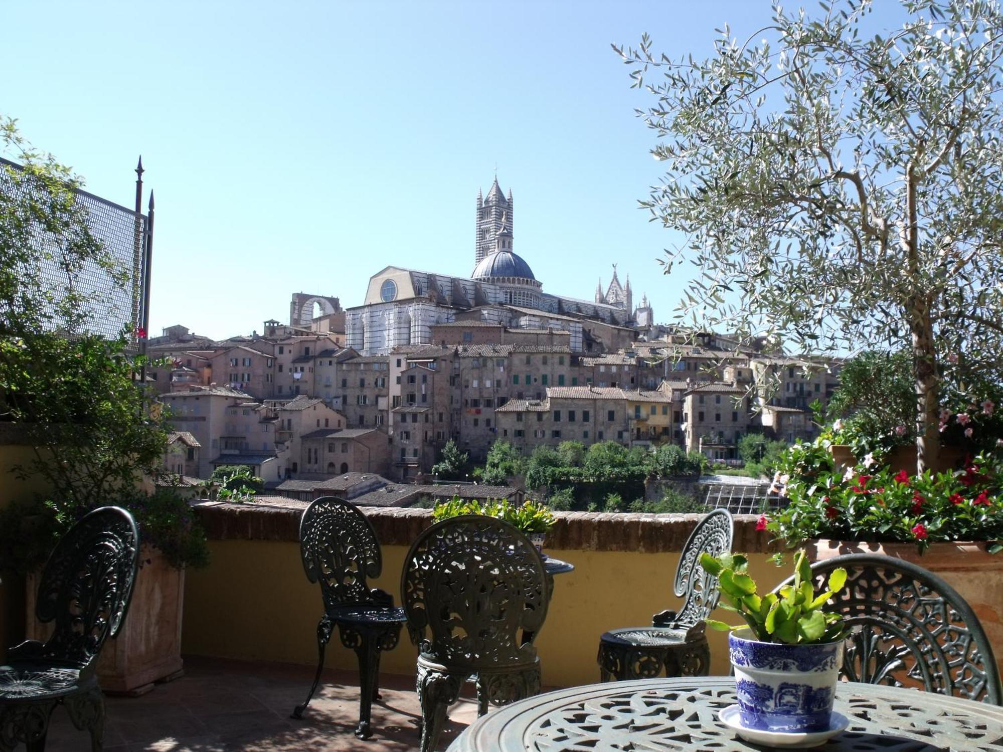 Bed and Breakfast Residenza D'Epoca Campo Regio Relais Siena Exterior foto
