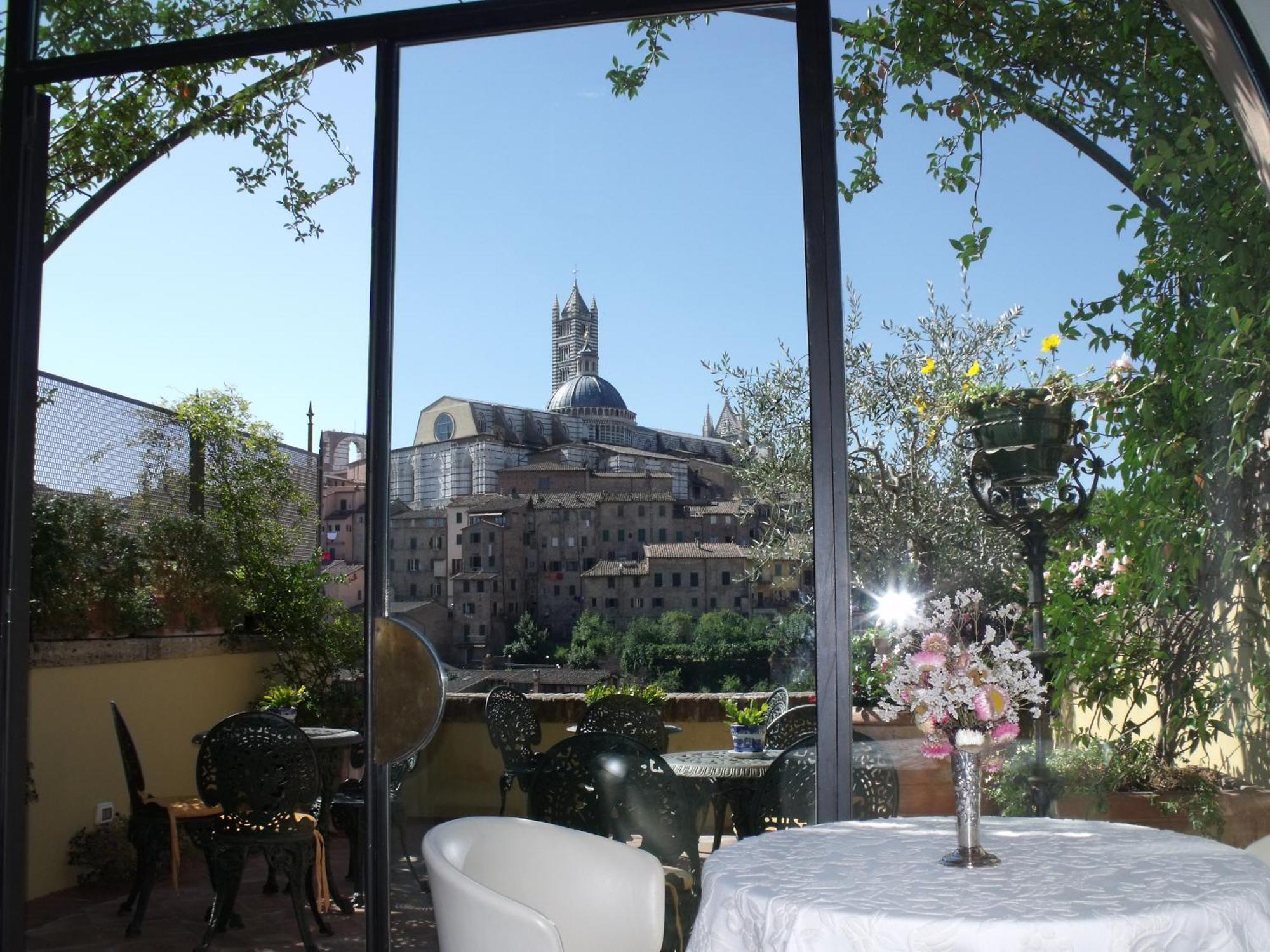 Bed and Breakfast Residenza D'Epoca Campo Regio Relais Siena Exterior foto