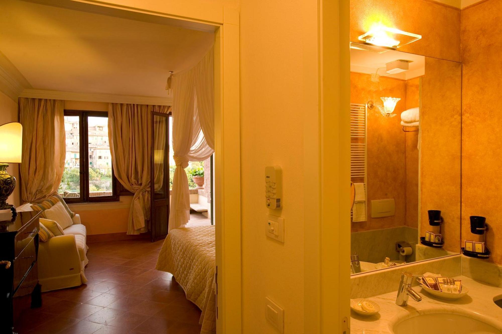 Bed and Breakfast Residenza D'Epoca Campo Regio Relais Siena Exterior foto