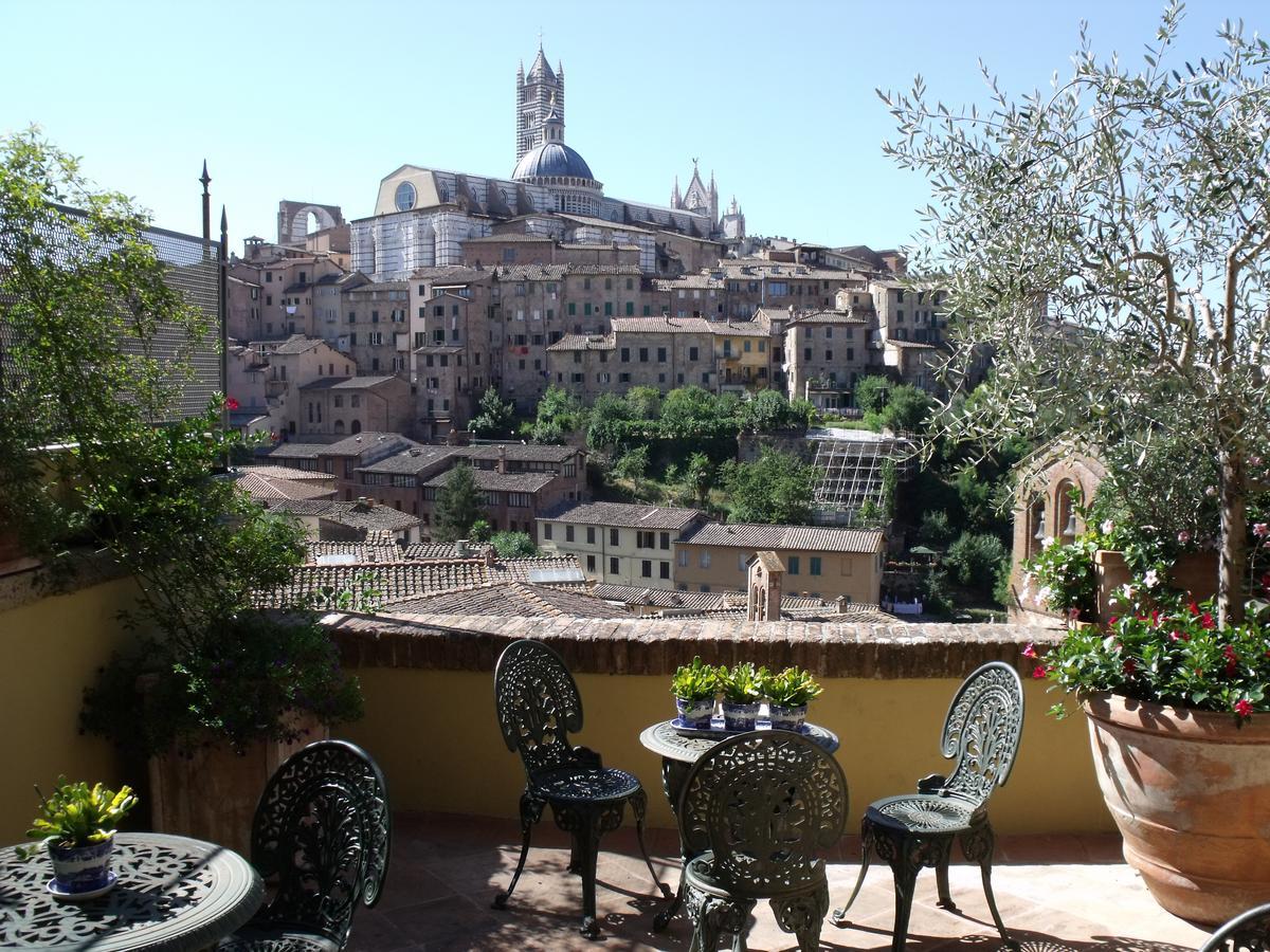 Bed and Breakfast Residenza D'Epoca Campo Regio Relais Siena Exterior foto