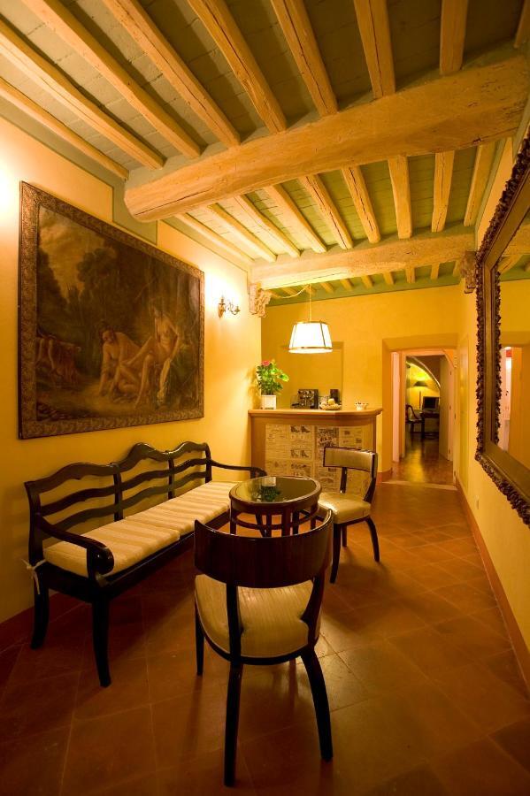 Bed and Breakfast Residenza D'Epoca Campo Regio Relais Siena Exterior foto